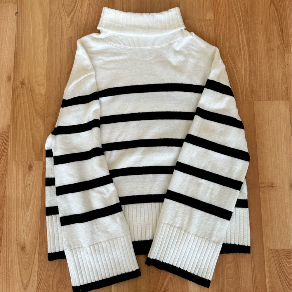 Sweater - Picture 2 of 2
